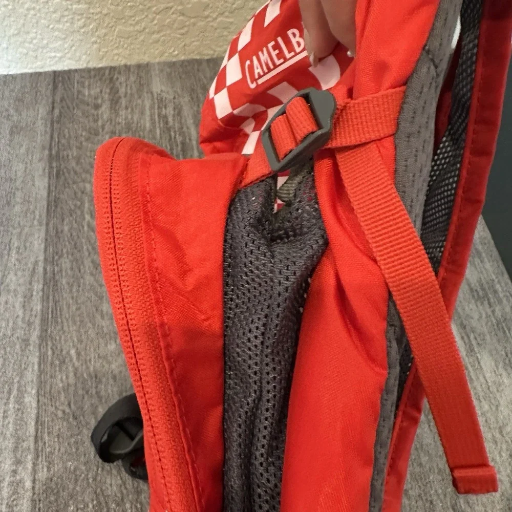 CamelBak Mini M.U.L.E. Kids Hydration Backpack, Racing Red C_Racing Red Hiking